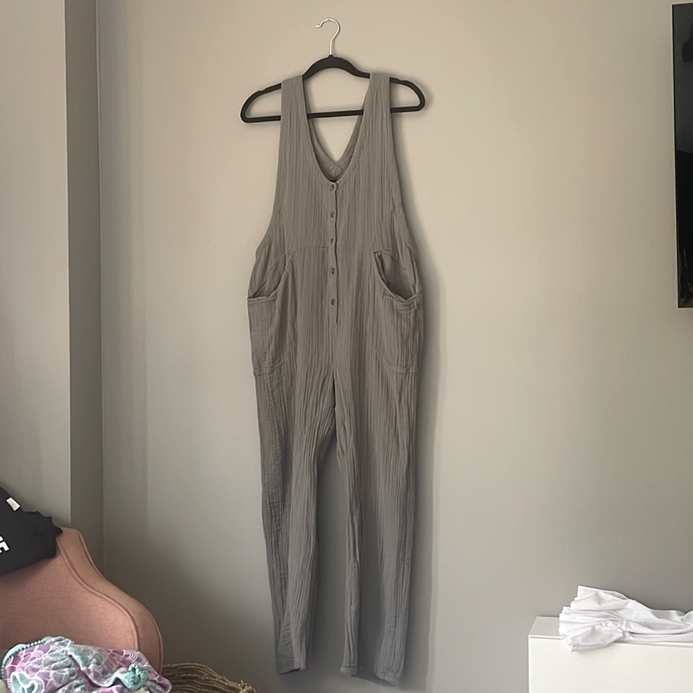 Super soft cotton overalls. Very light and thin.